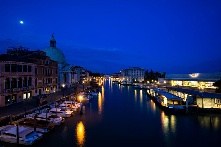 威尼斯水城图（威尼斯水城图片 夜景）